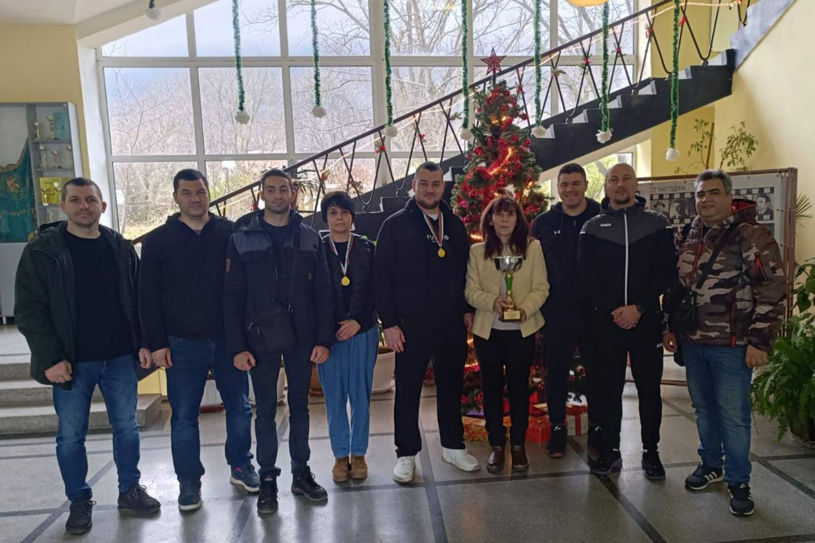 Коледен турнир по волейбол между учители